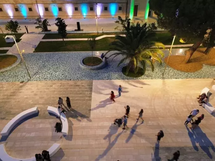 Corigliano Rossano: La Piazza Santa Maria Ad Nives Rivitalizza la Comunità Calabrese