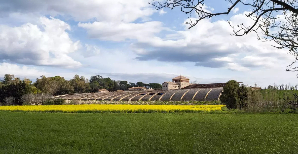 L'Armonia Enologica: Il Celler Perelada di RCR Arquitectes a Girona