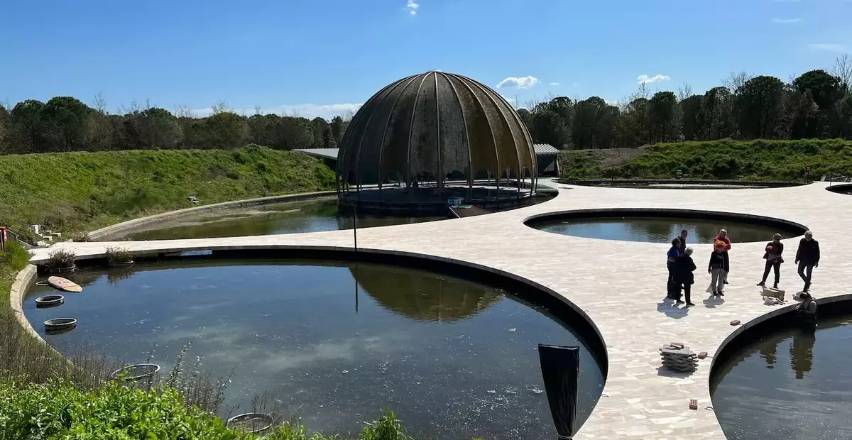 La rinascita della Woodpecker: l'eredità architettonica di Filippo Monti in Riviera Romagnola