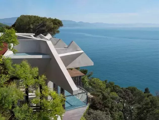 Rinascita Modernista: La Casa Galvagni in Liguria
