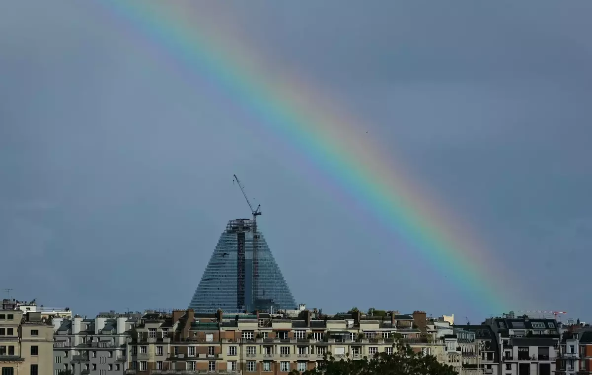 Tour Triangle: L'Icona Architettonica di Herzog & de Meuron Ridefinisce lo Skyline di Parigi