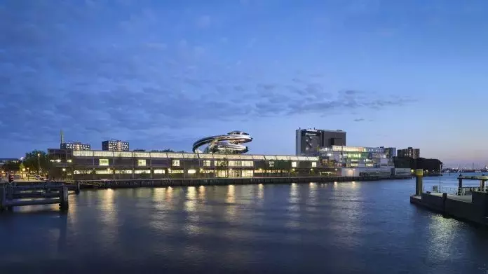 Arketipo Incontra l'Ordine: PLUG-INS e l'Architettura del Re-Inventare