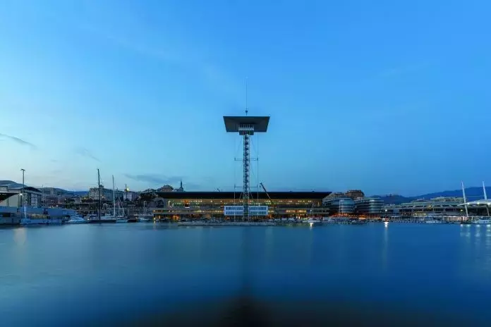 L'Architettura Incontra la Leggerezza: Un Dialogo tra Struttura e Sentimento