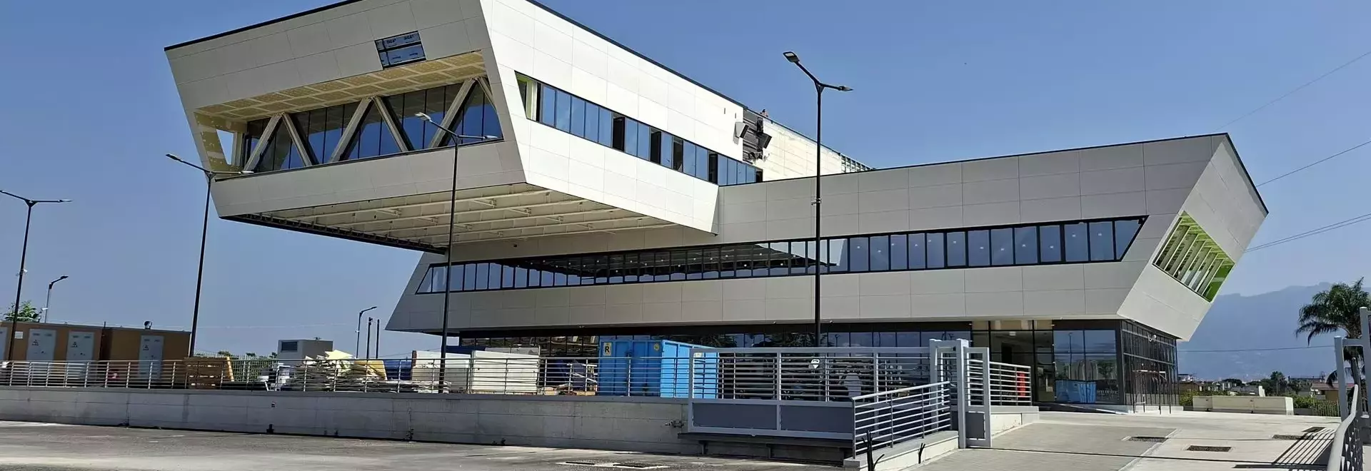 Innovativa Copertura Cool Roof Stiferite per il Nuovo Alma Center: Efficienza Energetica e Sostenibilità nell'Edilizia Sanitaria