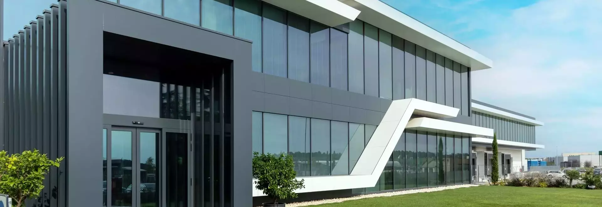 Schüco. Architettura Trasparente per Oxyturbo: Un Modello di Lavoro Armonico