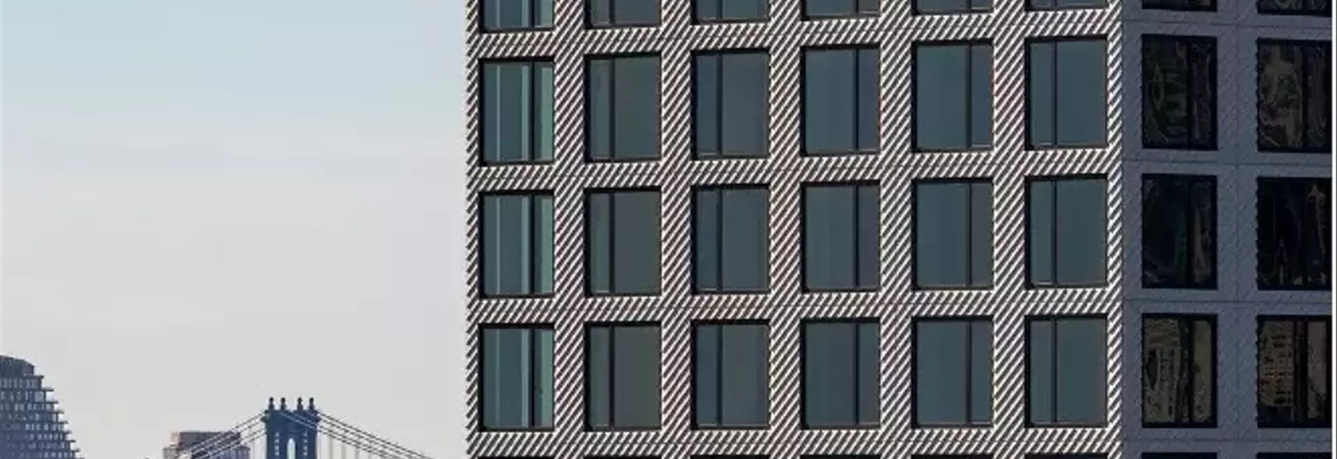 Lusso Verticale e Innovazione Architettonica Ridefiniscono lo Skyline di Greenpoint