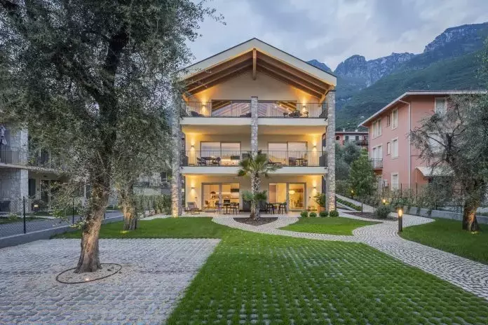 Lageta Apartments: un connubio di architettura in legno, sostenibilità e design moderno a Brenzone sul Garda