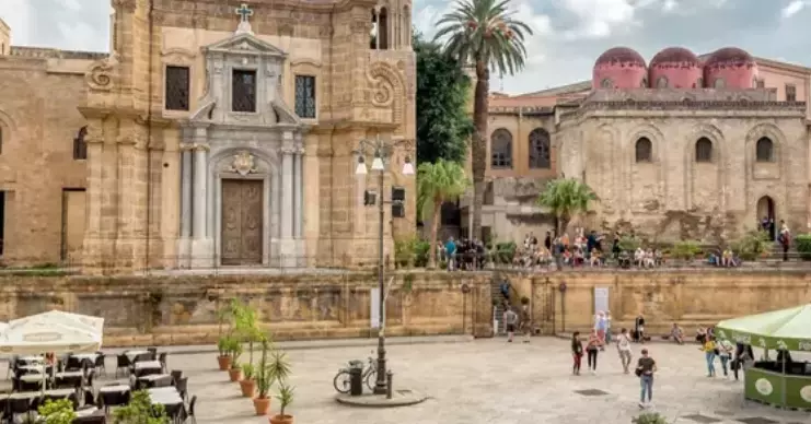 La Bellezza Mistica delle Cupole Rosse di Palermo