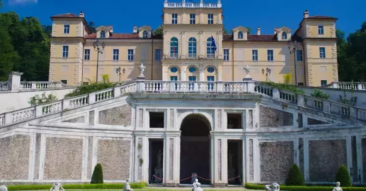 Peschiera del Garda: Un Gioiello Storico sul Lago di Garda