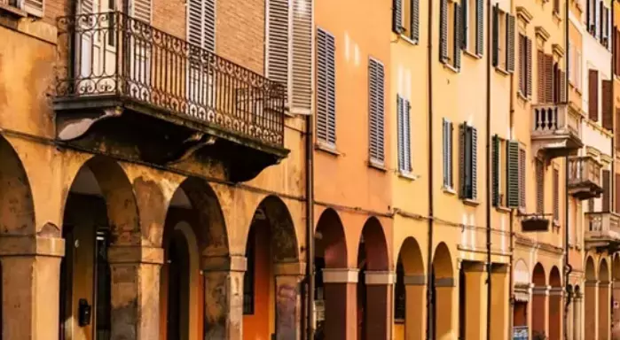 La Piazza del Campo: Un Capolavoro Architettonico di Siena