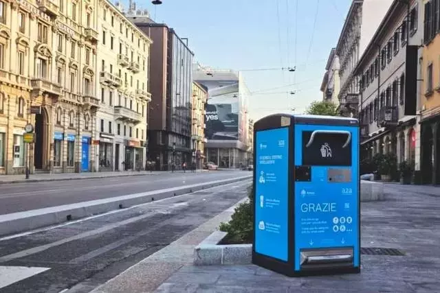 Milano sperimenta cestini intelligenti per una gestione rifiuti più efficiente