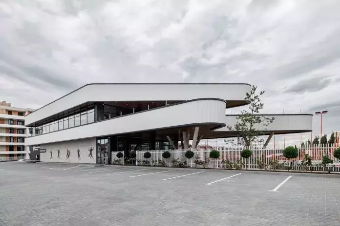 Centro Sportivo Solare a Durlești: Un Modello di Sostenibilità e Comunità firmato LH47