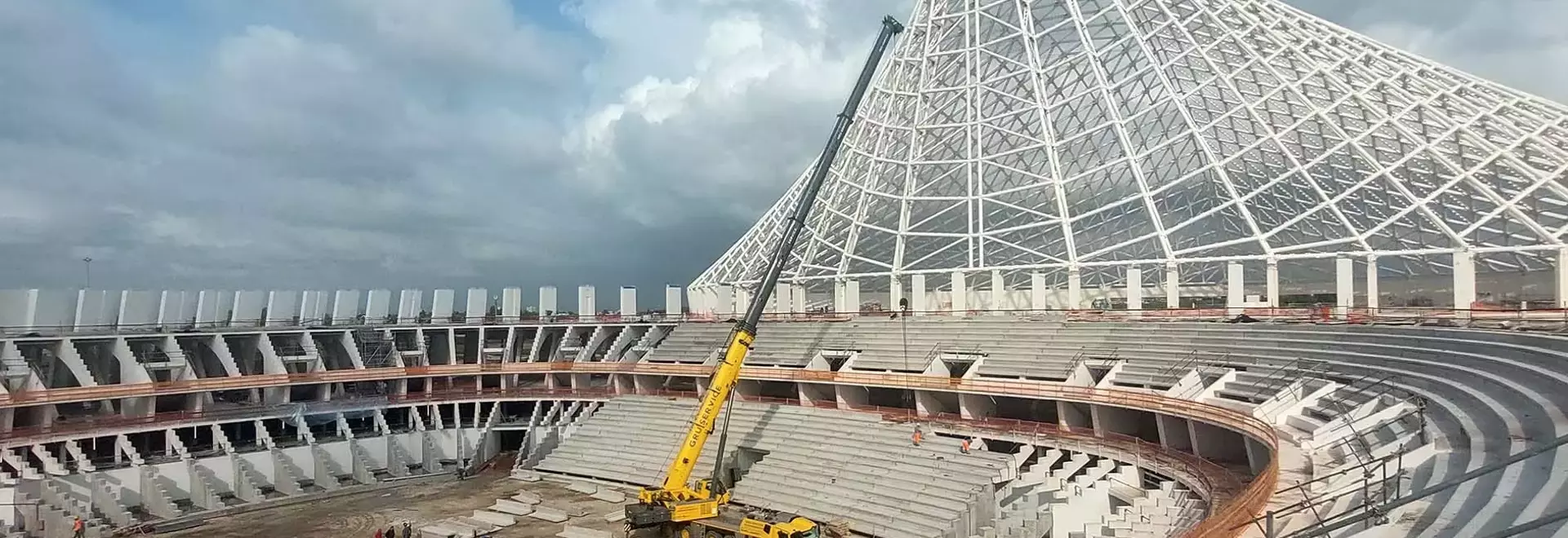 Il Più Piccolo Grattacielo del Mondo: Una Storia di Ambizione e Fraintendimenti