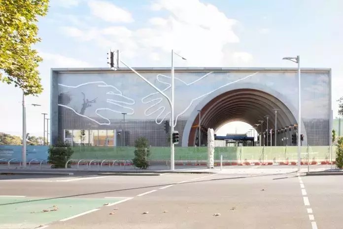 Innovazione Architettonica a Melbourne: La Facciata in Gres Porcellanato Più Grande d'Australia