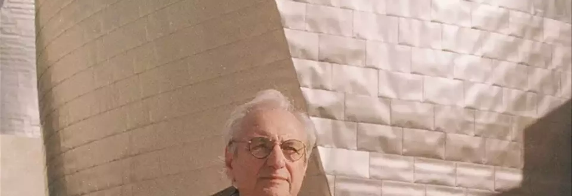 Frank Gehry: Addio all'Architetto Visionario che Ha Trasformato il Paesaggio Urbano