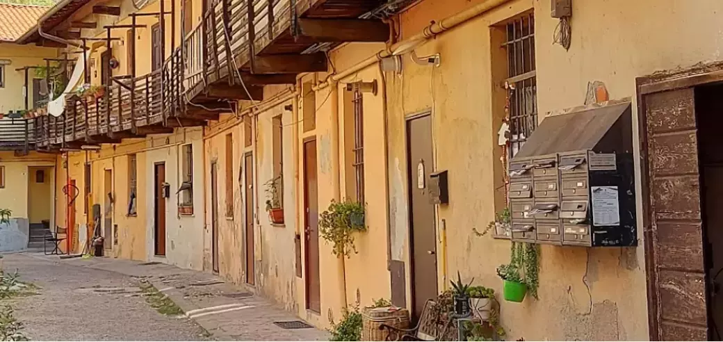 Il Palazzo Reale di Napoli: Un'immersione nella Storia e nella Cultura Partenopea