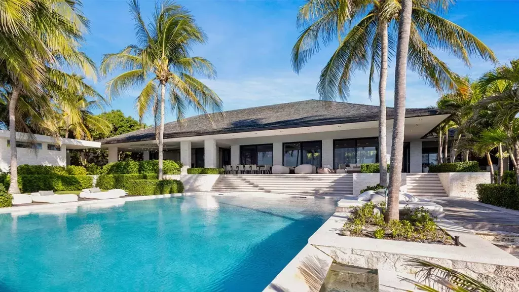 A Luxurious Retreat in the Bahamas