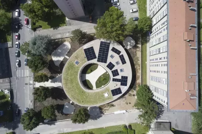 Punto Luce di Save The Children a Milano: Un Faro di Speranza e Creatività