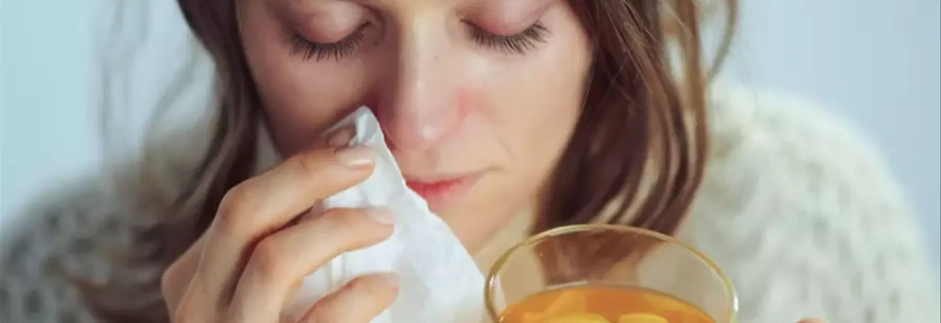 Alimenti e Bevande Essenziali per Contrastare il Raffreddore