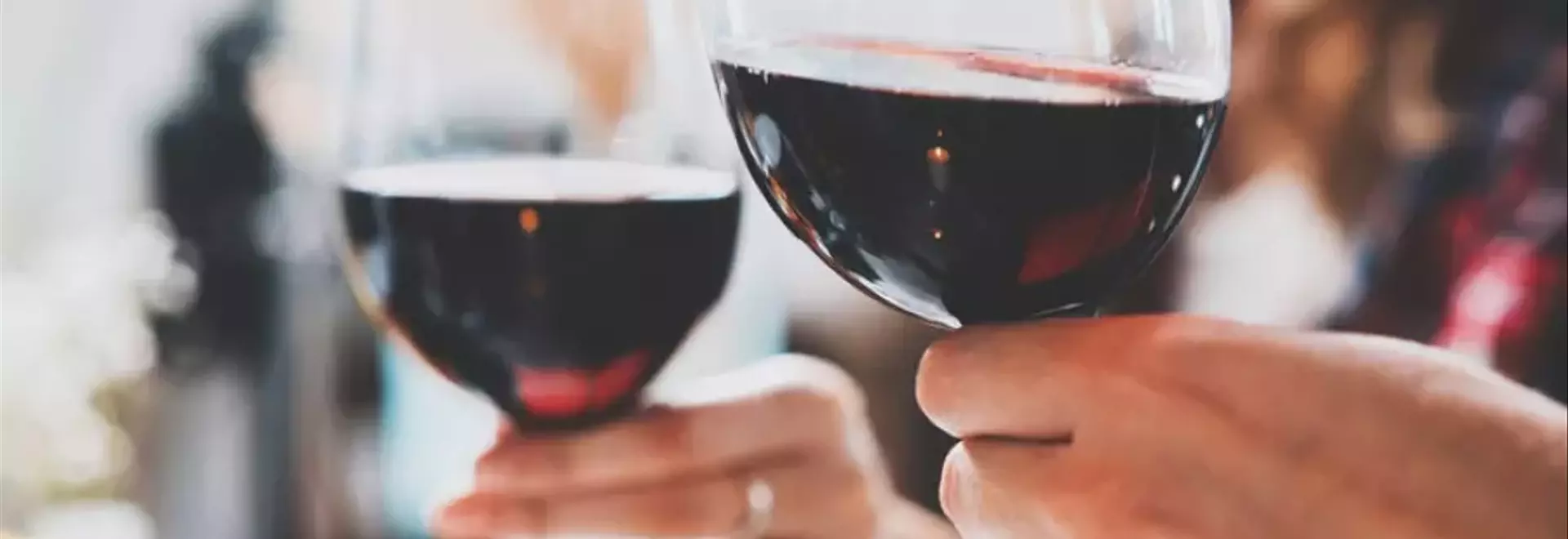 Il Vino Rosso: Benefici, Consumo e Considerazioni per la Salute