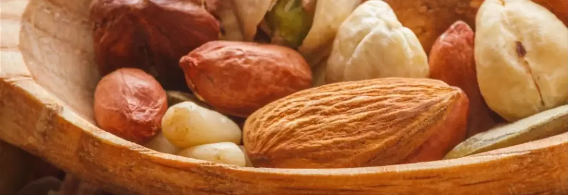 Frutta Secca e Colesterolo: Una Guida Completa per la Salute Cardiovascolare