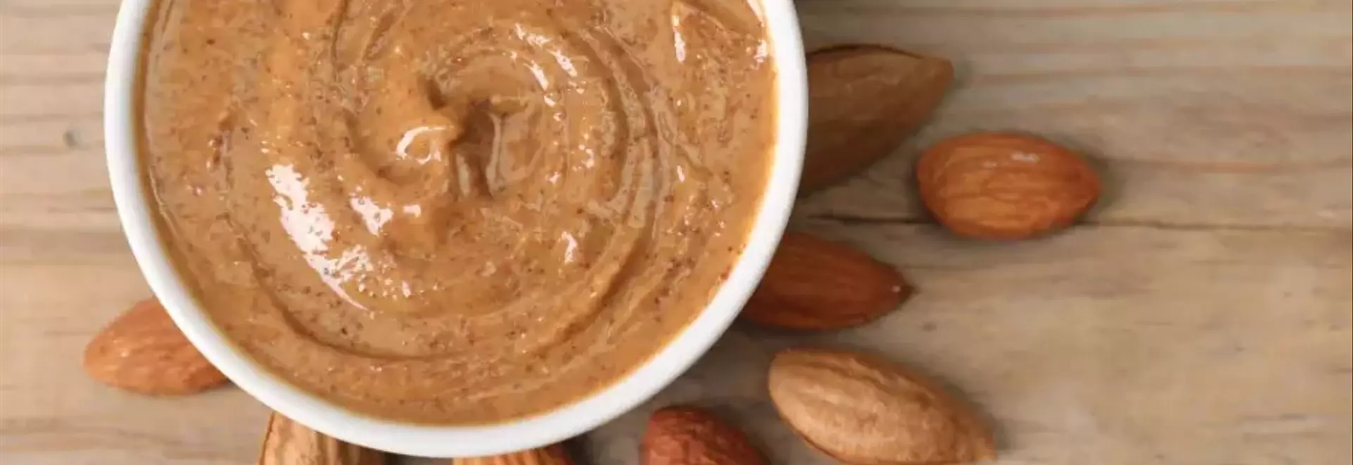 Burro di Arachidi o di Mandorle? Un'Analisi Nutrizionale Approfondita