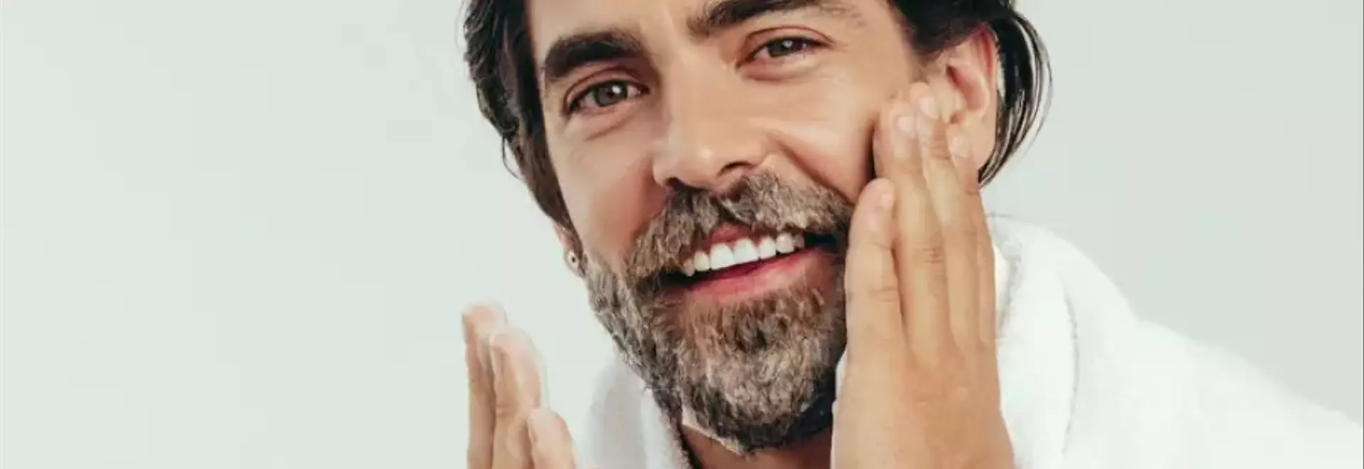 La Rivoluzione della Skincare Maschile: Una Guida Essenziale in Tre Passaggi