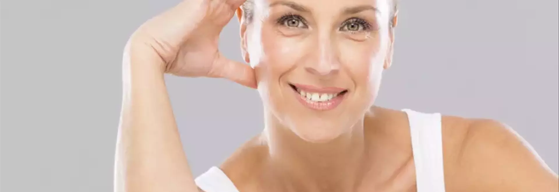 Tre abitudini comuni che accelerano l'invecchiamento del viso