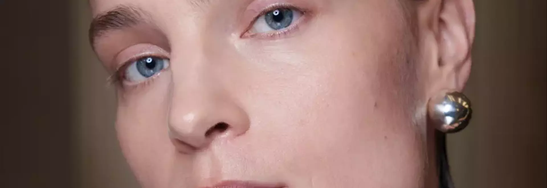 Cura della Pelle e Cambi di Stagione: Mantenere l'Idratazione Essenziale