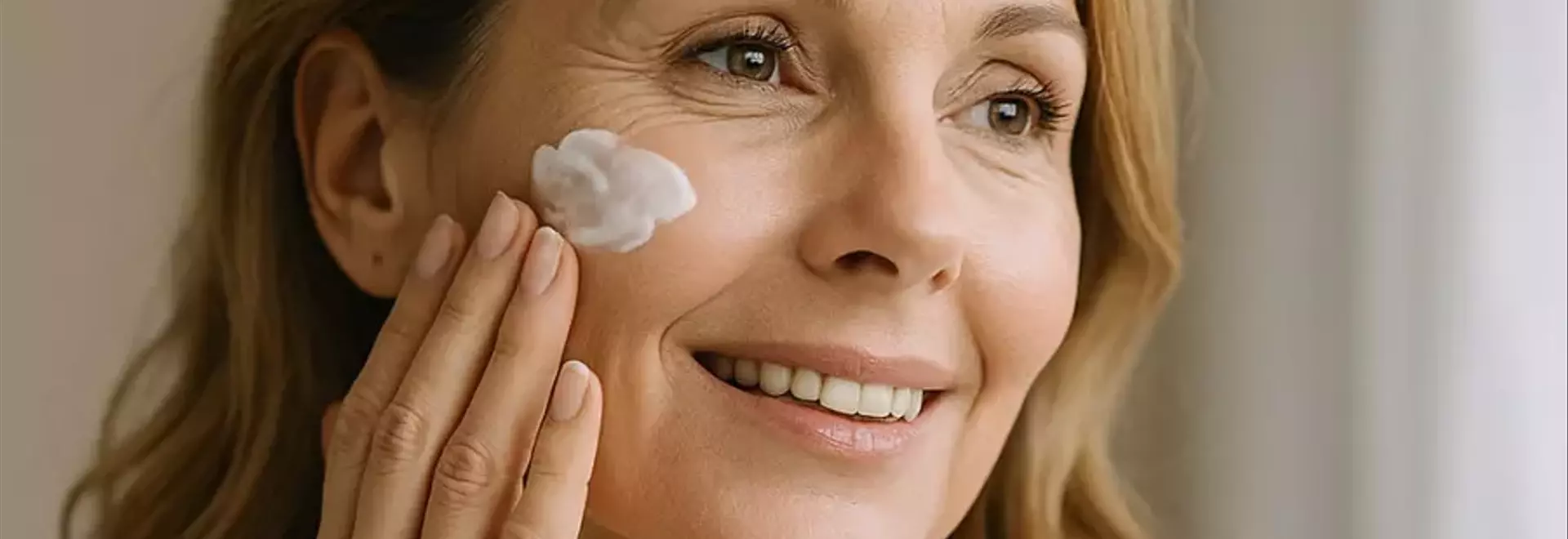 Cura della Pelle oltre i 50 Anni: Il Rituale Estivo Essenziale