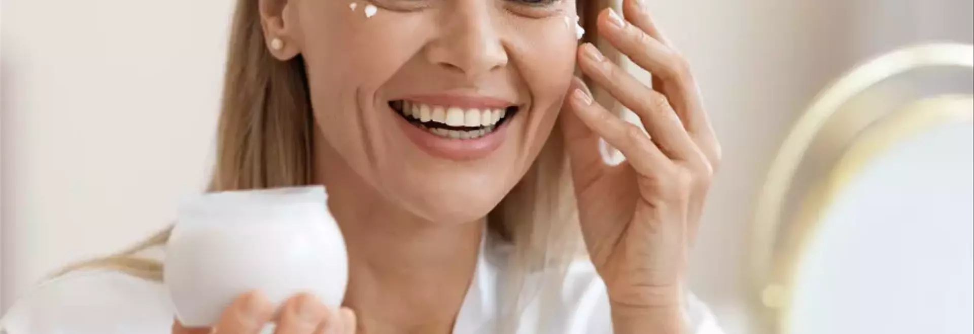 L'Arte di Applicare la Crema Viso per una Pelle Radiosa