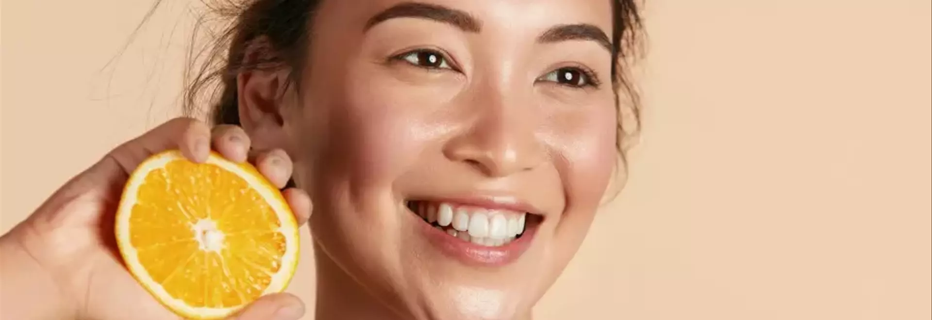 Vitamina C per la Pelle: Efficacia e Benefici nel Mondo della Cosmesi