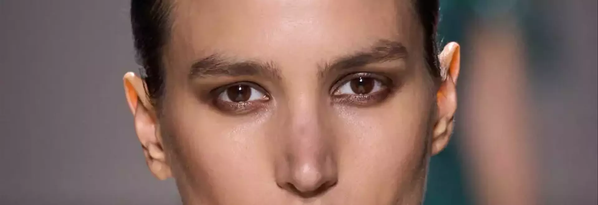 Cura Ottimale della Pelle Matura: Strategie per Contrastare l'Assottigliamento