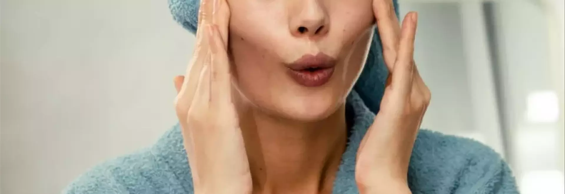 Ringiovanire il Viso: Un Approccio Olistico al Riempimento e al Rassodamento