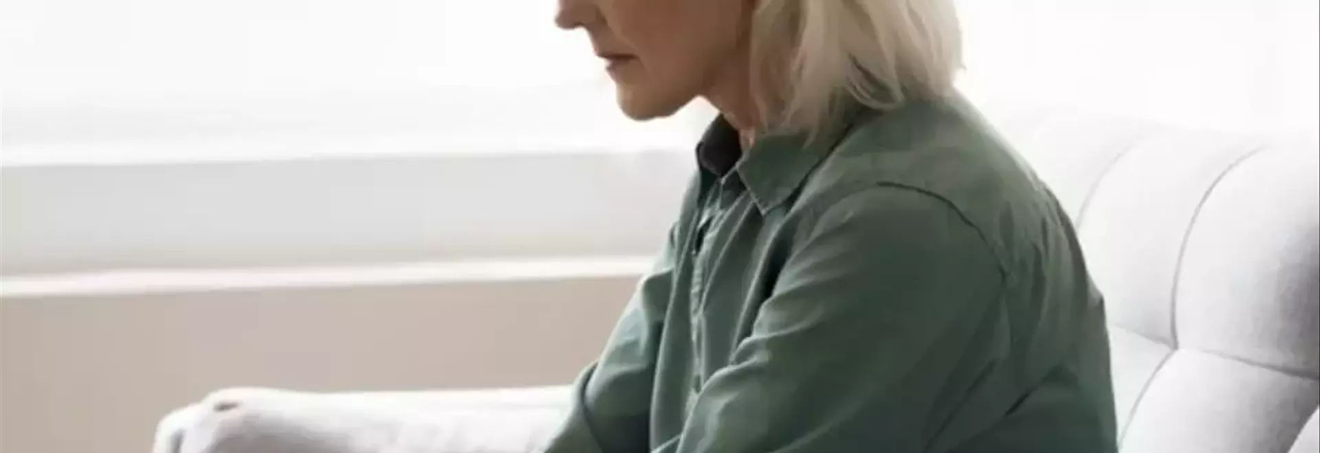 Sentirsi non visti a sessant&rsquo;anni: cause, effetti e strategie per affrontarlo