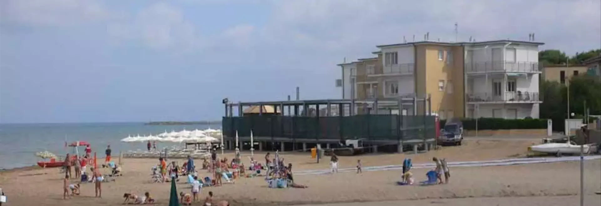 Cemento e Abusi: Il Vero Ciclone Che Minaccia le Coste Italiane