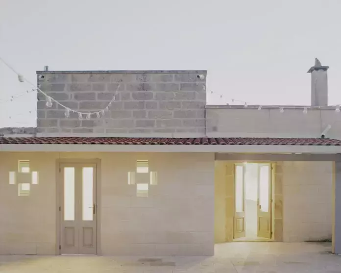 Masseria Caronte: Un Rinnovamento Architettonico nel Cuore del Salento