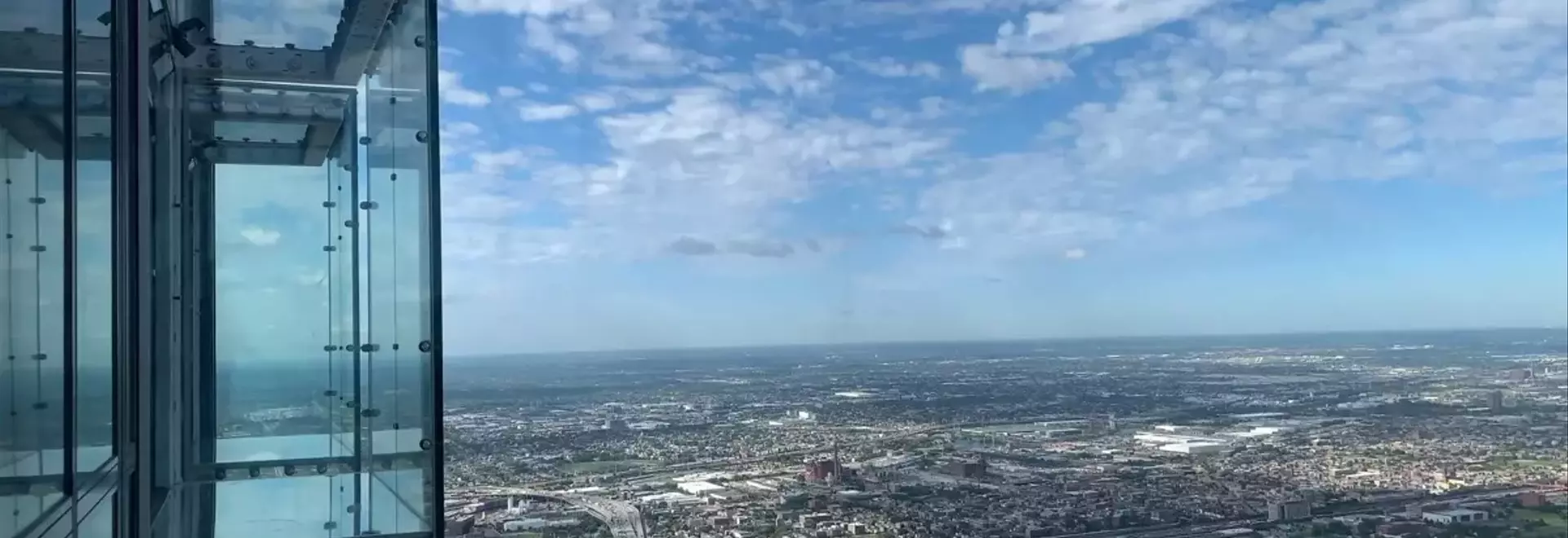 Willis Tower: Icona Architettonica di Chicago e Innovazione Costruttiva