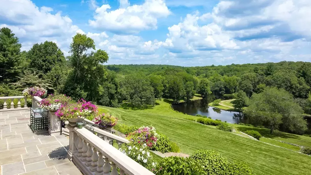 The Grand Hillandale Estate: A Luxurious Retreat Across New York and Connecticut