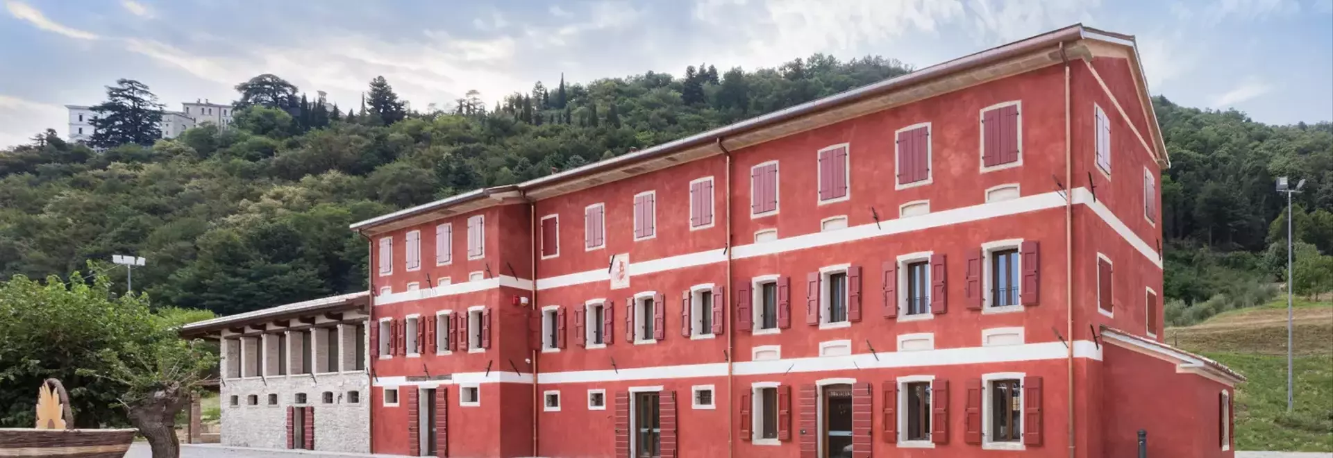 Eclisse: L'Innovazione delle Porte a Scomparsa nel Rinnovamento Edilizio di Case Marian