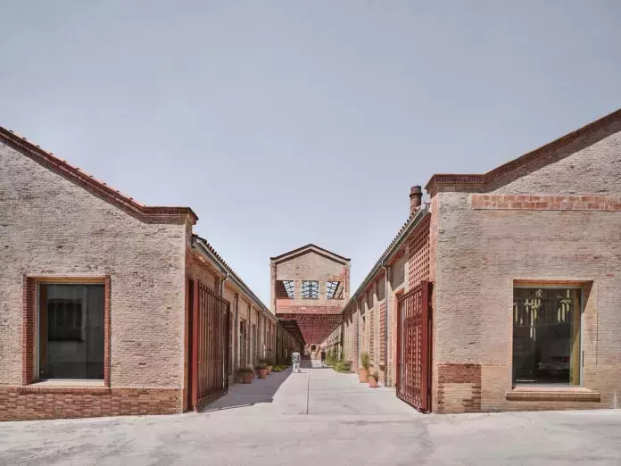 Riqualificazione Sede Prodis: HARQUITECTES Unisce Storia e Funzionalità Sociale a Terrassa