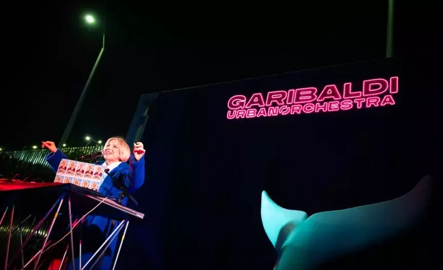 Orchestra Urbana a Napoli: Un'Esperienza Sonora Rivoluzionaria in Piazza Garibaldi