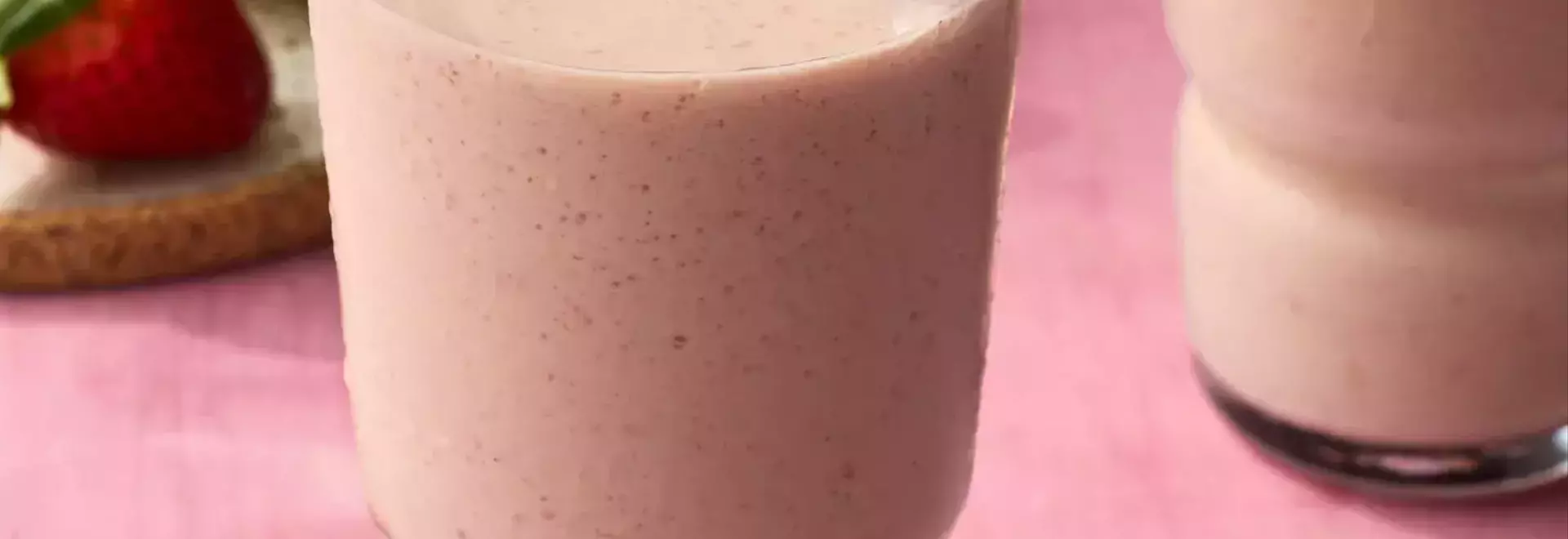 Revitalizing Strawberry-Passion Fruit Smoothie: A High-Protein Breakfast Boost