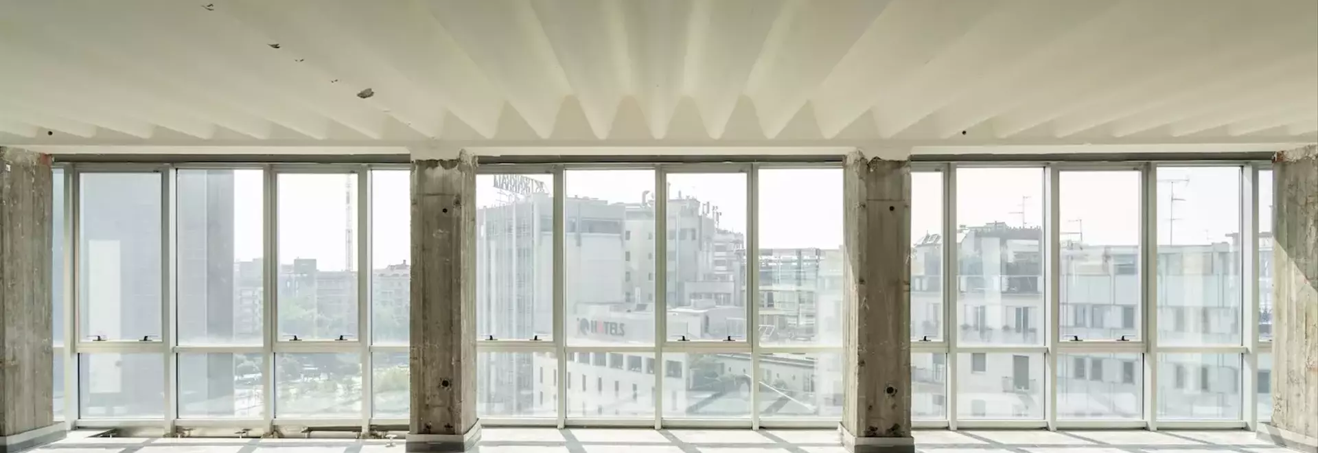 Milano Accoglie Paris Internationale: L'Arte Contemporanea Riconquista Spazi Urbani Inaspettati