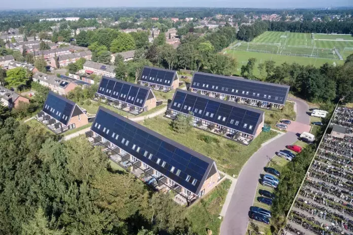 Innovazione Sostenibile: Architettura Solare Residenziale in Olanda