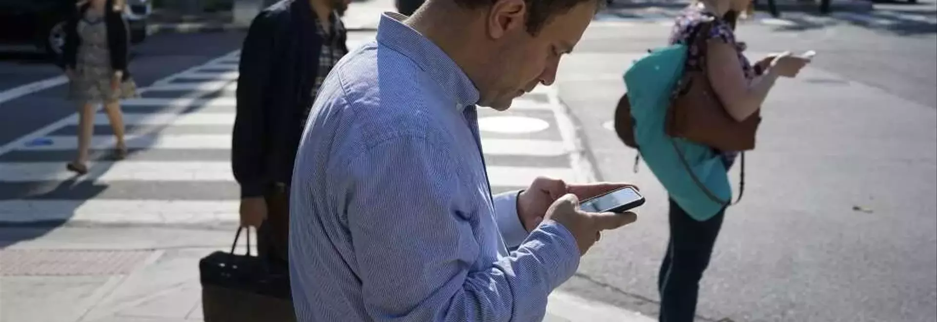 Government Agencies Purchase Citizen Data Without Warrants, Raising Privacy Concerns