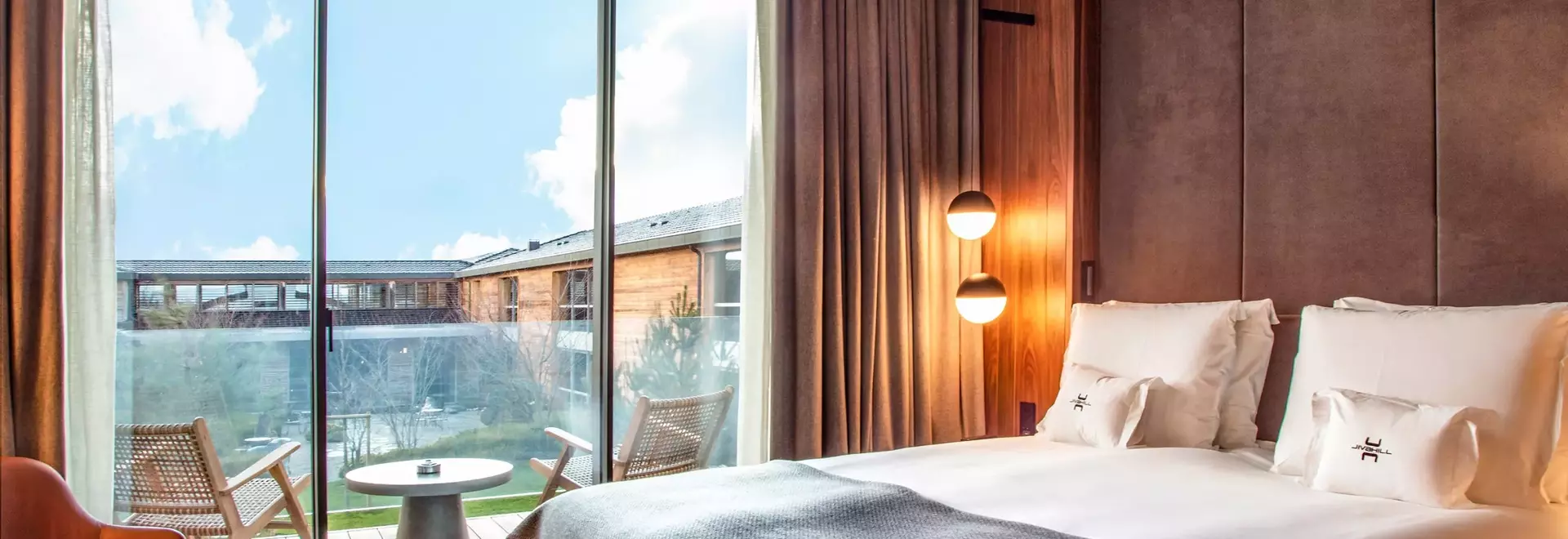 Cea Design: Eleganza e Sostenibilità nei Bagni di un Resort di Lusso