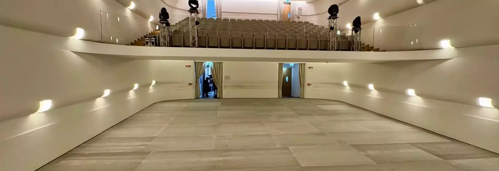 Bifire: Innovazione e Sicurezza per la Riqualificazione Temporanea del Teatro di Putignano