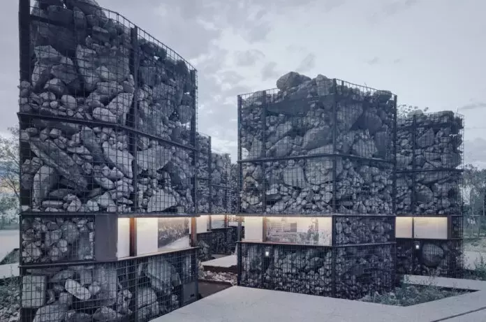 Il Parco Kopiec Powstania Warszawskiego: Un Omaggio Verde alla Storia di Varsavia