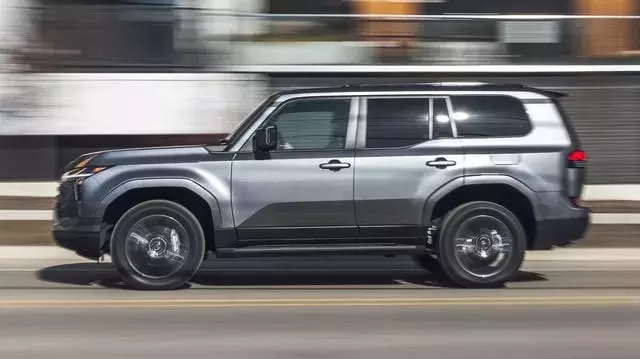 Lexus GX550 Hybrid: Fuel Efficiency for the Future